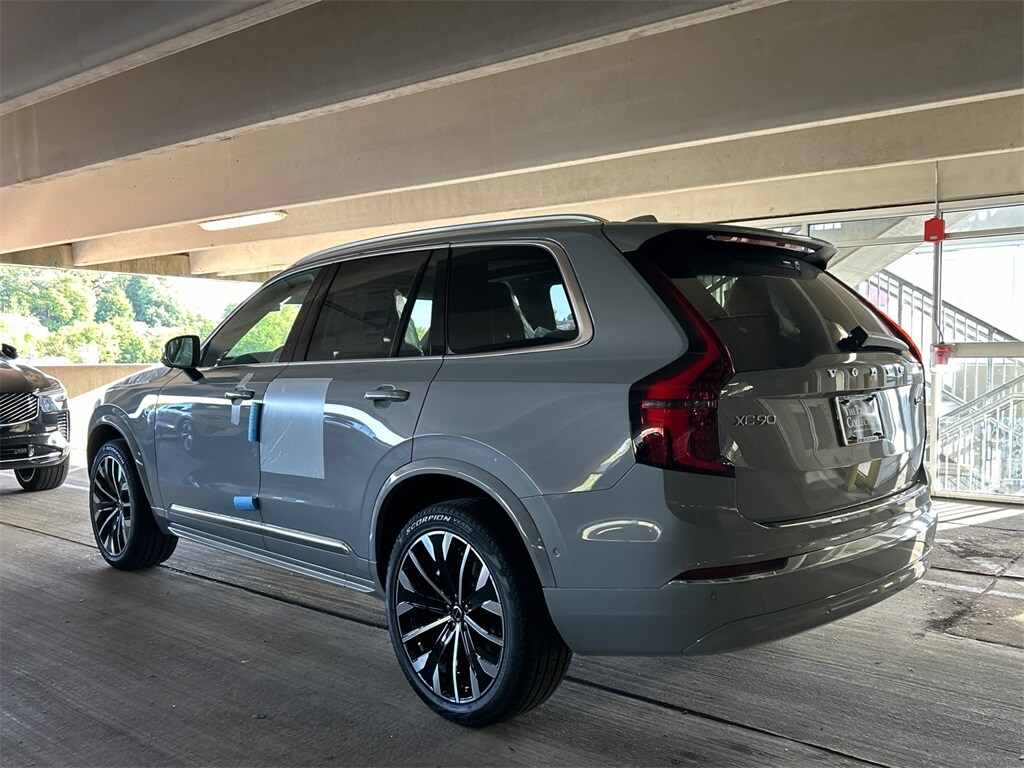 2026 Volvo XC90 Plus photo 4