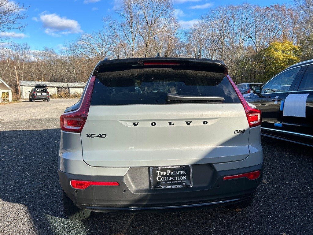 New 2026 Volvo XC40 B5 Ultra Black Edition SUV