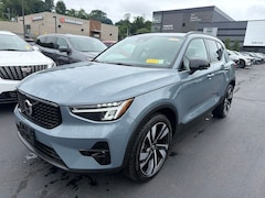 2023 Volvo XC40 B5 AWD Plus Dark SUV