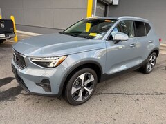 2023 Volvo XC40 B5 AWD Plus Bright SUV