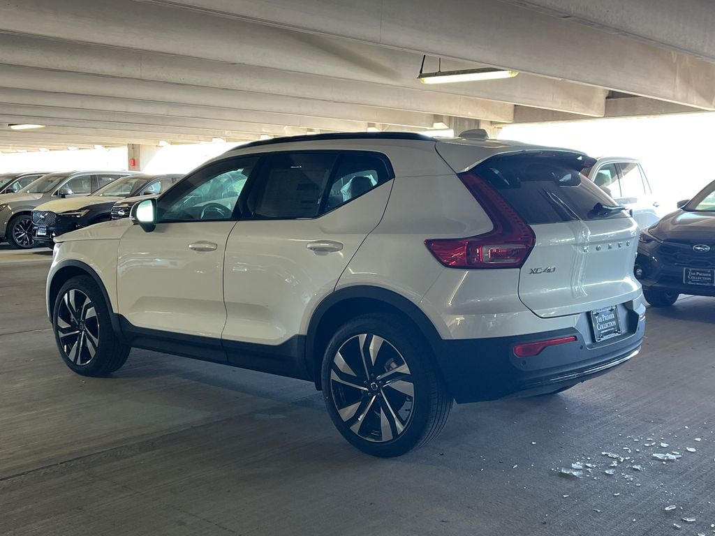 New 2026 Volvo XC40 B5 Ultra SUV