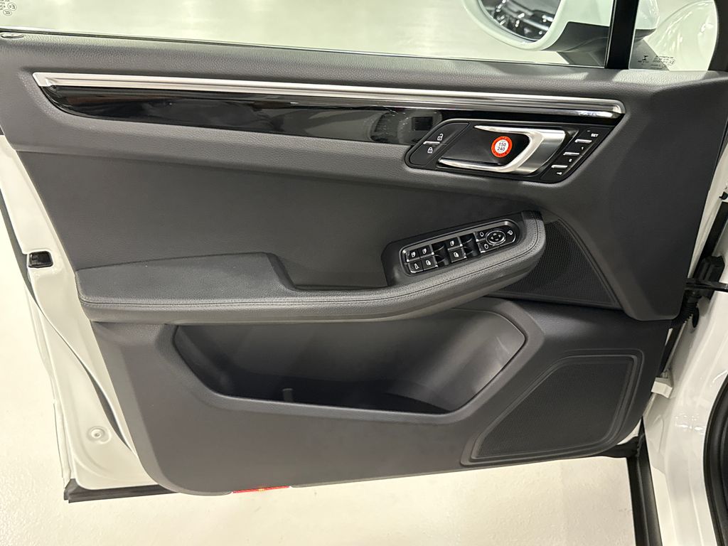 2021 Porsche Macan S - Photo 8