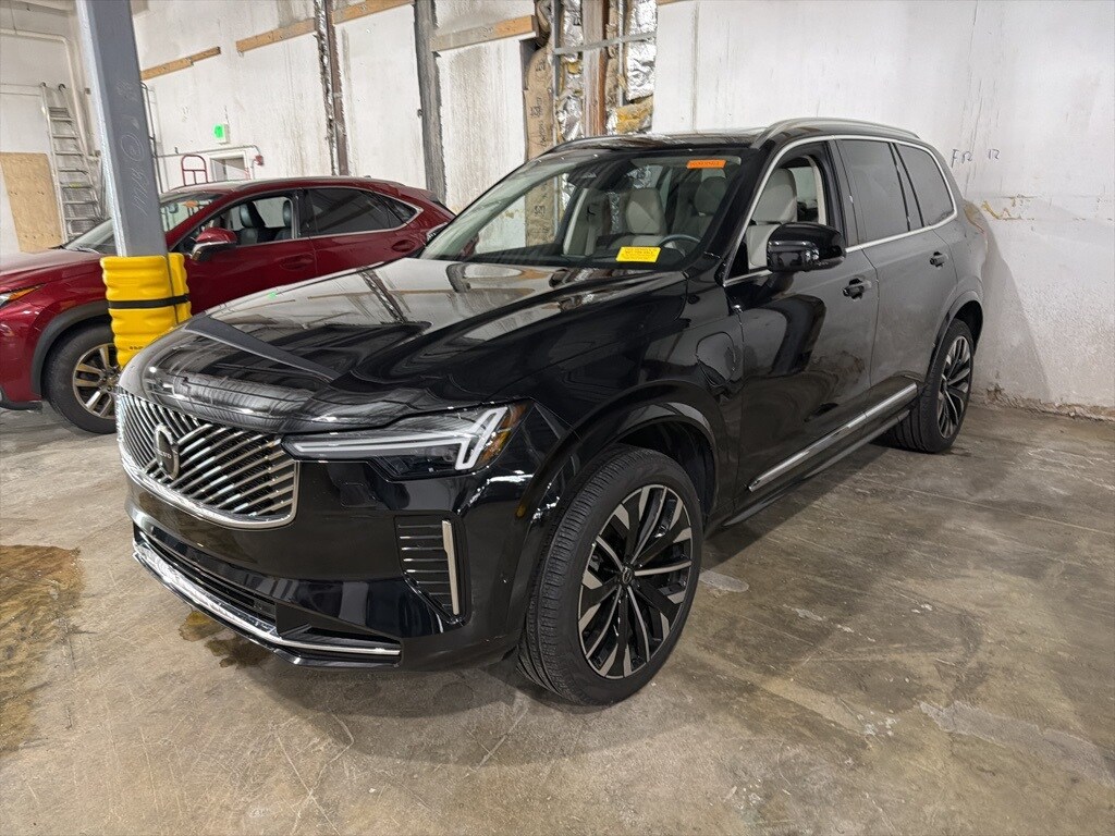 Certified 2025 Volvo XC90 plug-in hybrid T8 (2025.5) Ultra 6-Seater SUV