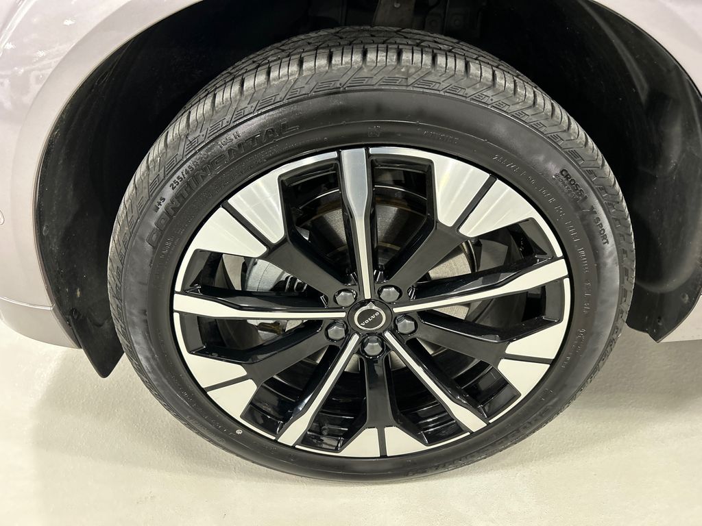 2026 Volvo XC60 Plus - Photo 8