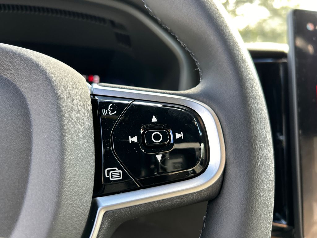 2026 Volvo XC60 Plus - Photo 15
