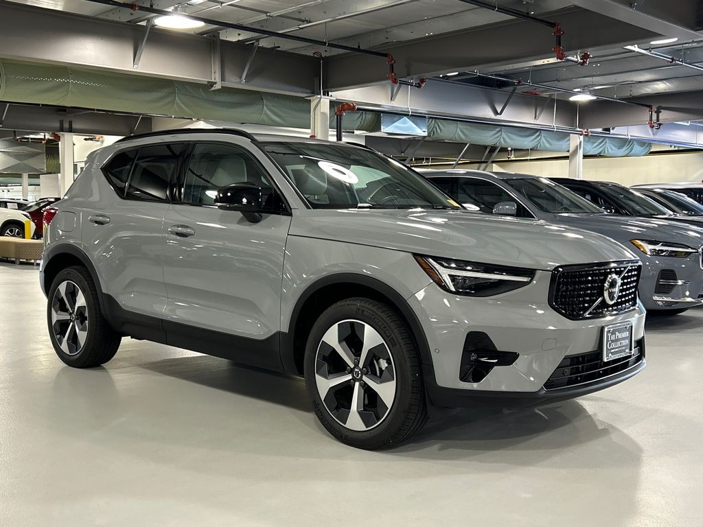 Certified 2026 Volvo XC40 B5 Plus SUV