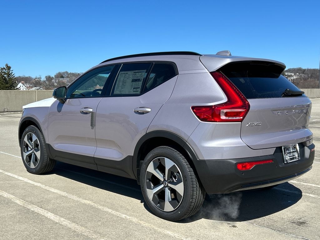 New 2026 Volvo XC40 B5 Core SUV