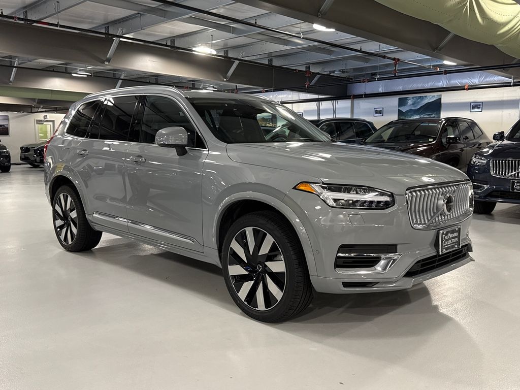 Certified 2025 Volvo XC90 plug-in hybrid T8 Ultra 6-Seater SUV