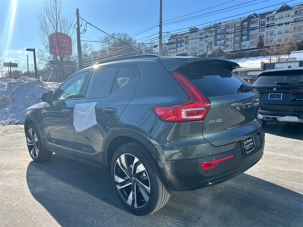 New 2026 Volvo XC40 B5 Plus SUV