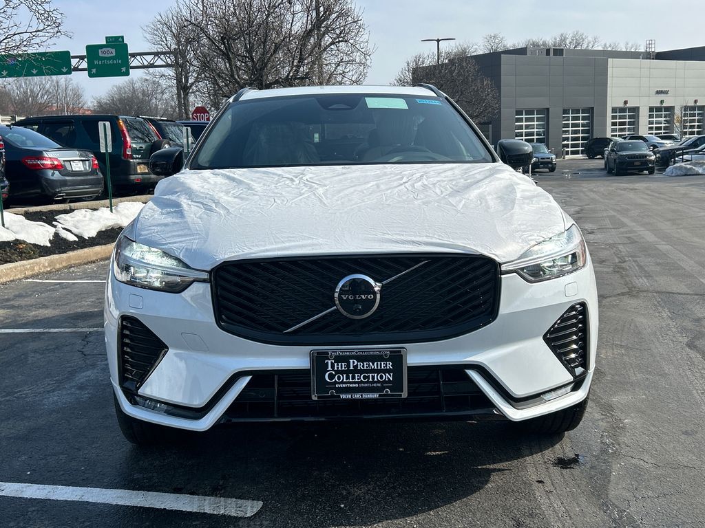 2026 Volvo XC60 Plus - Photo 6