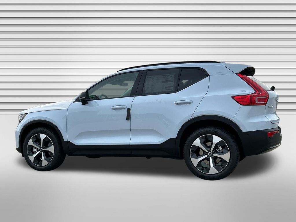 New 2026 Volvo XC40 B5 Plus SUV