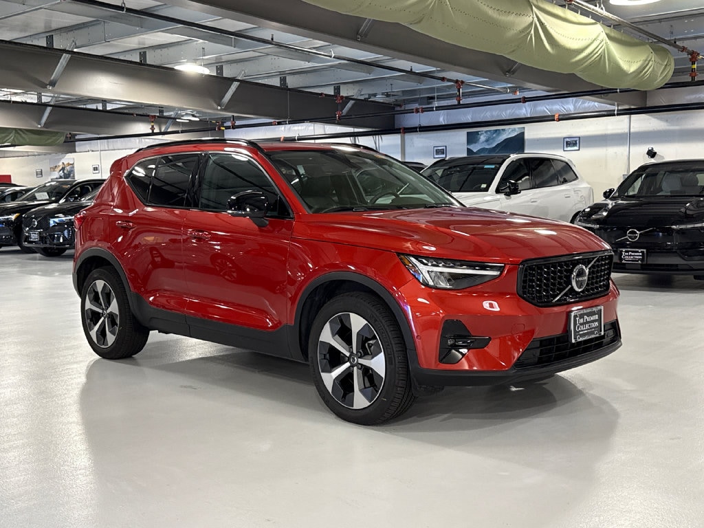 2025 Volvo XC40