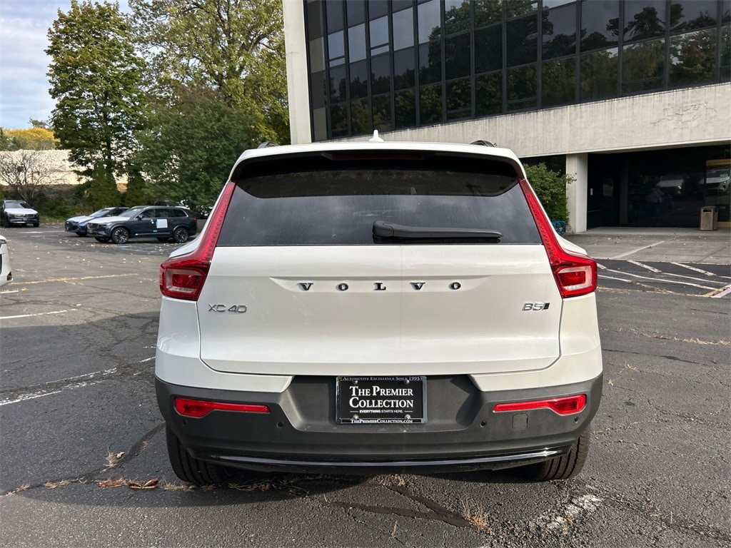 New 2026 Volvo XC40 B5 Plus SUV