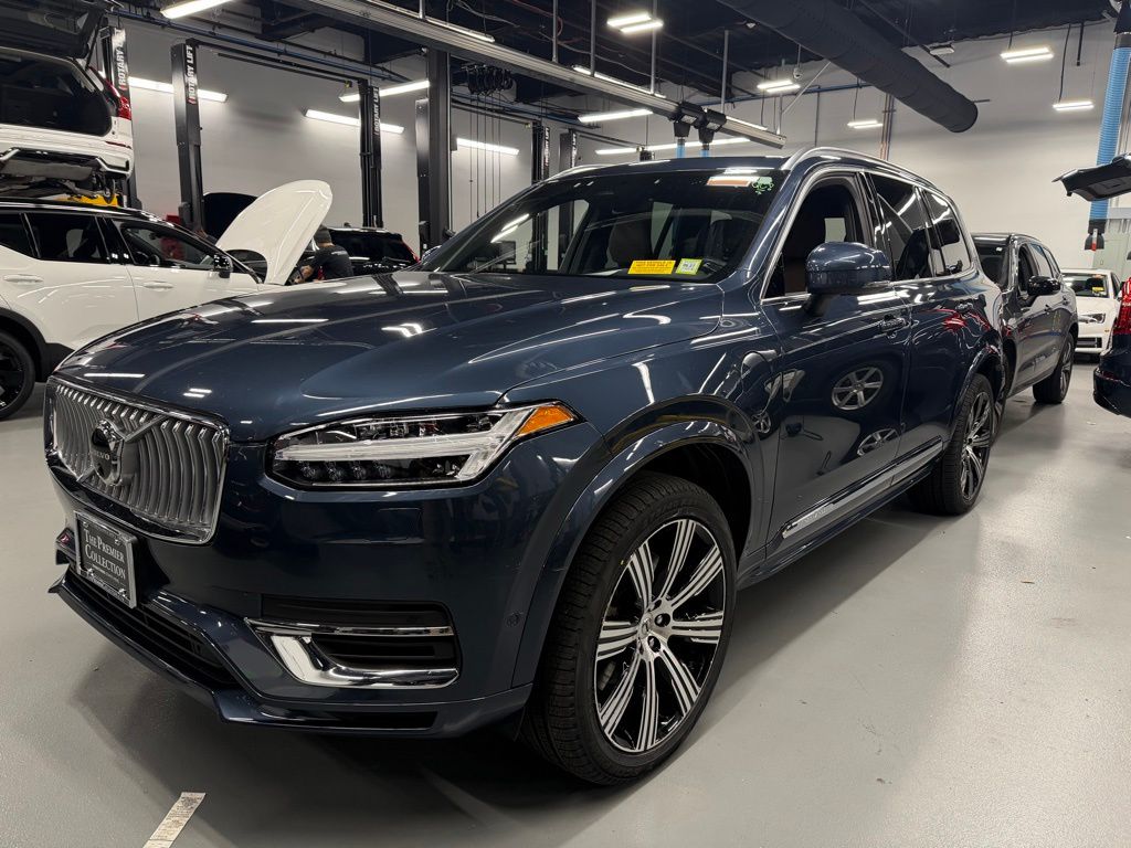 2023 Volvo XC90 T8 Recharge Plus Bright Theme 7-Seat 4WD's photo