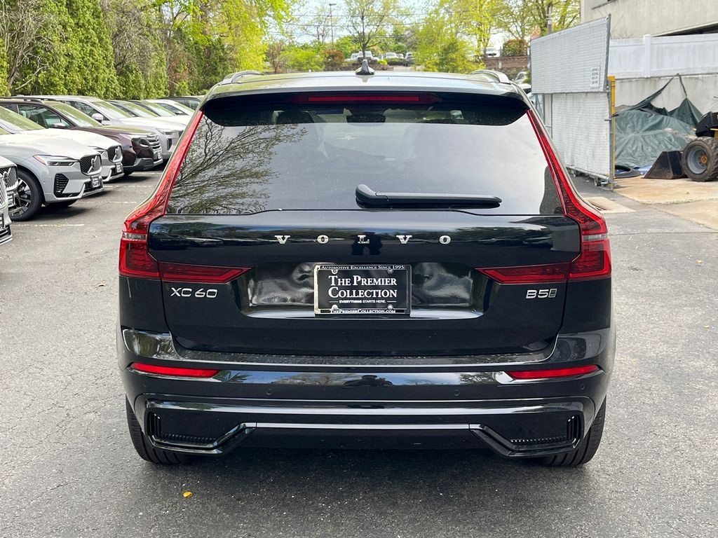 New 2026 Volvo XC60 B5 Core SUV
