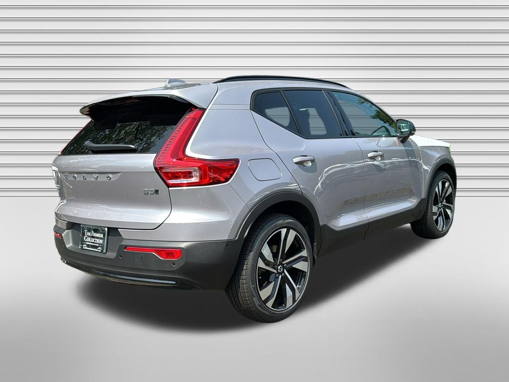 New 2026 Volvo XC40 B5 Ultra SUV