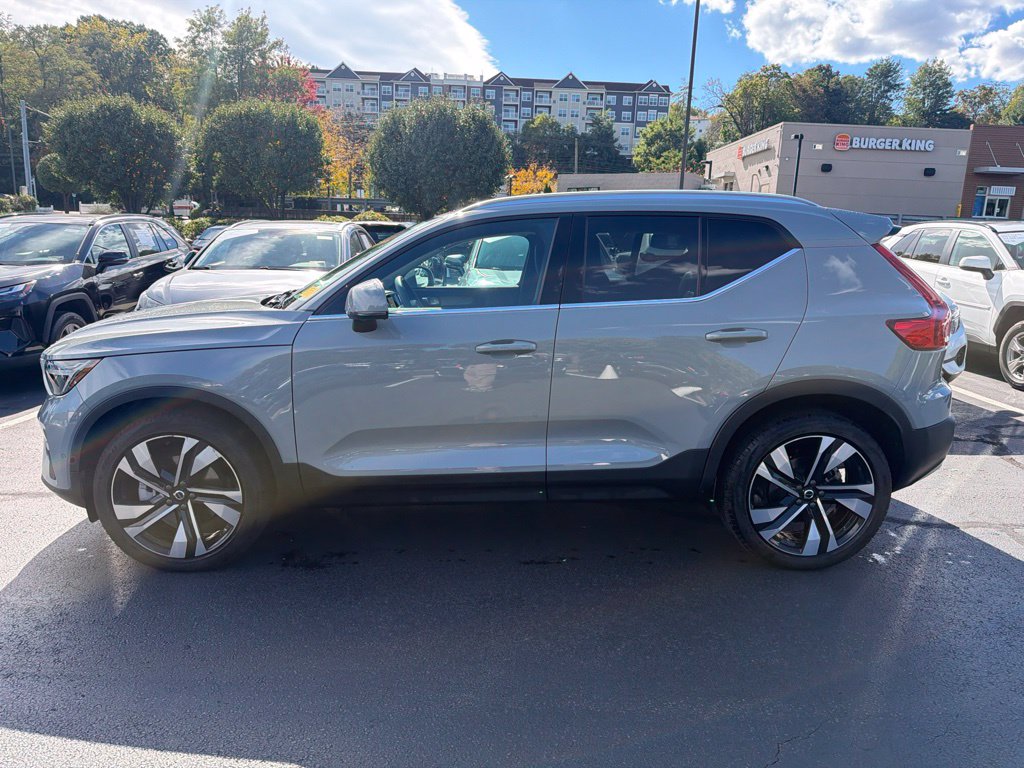 Certified 2024 Volvo XC40 B5 Plus Bright SUV