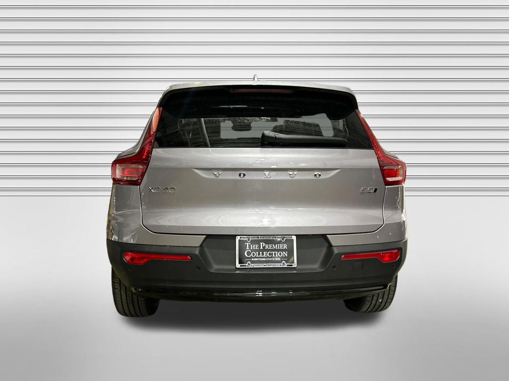 New 2026 Volvo XC40 B5 Plus SUV