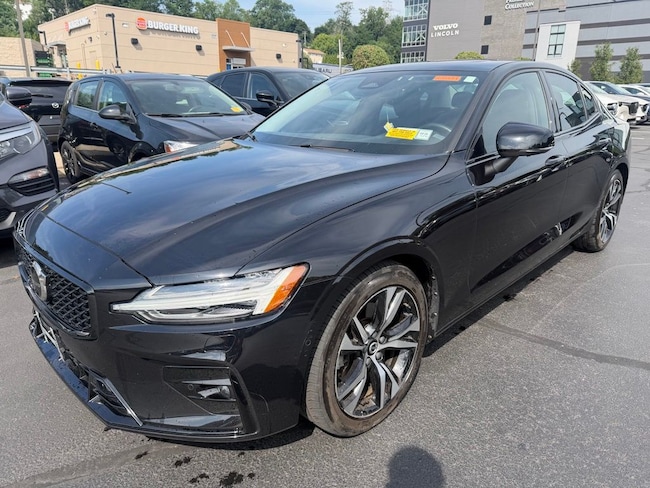 2024 Volvo S60 B5 Plus Dark Sedan