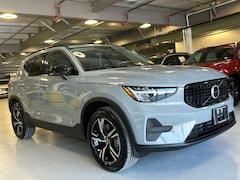 2026 Volvo XC40 B5 Core All-Wheel Drive SUV