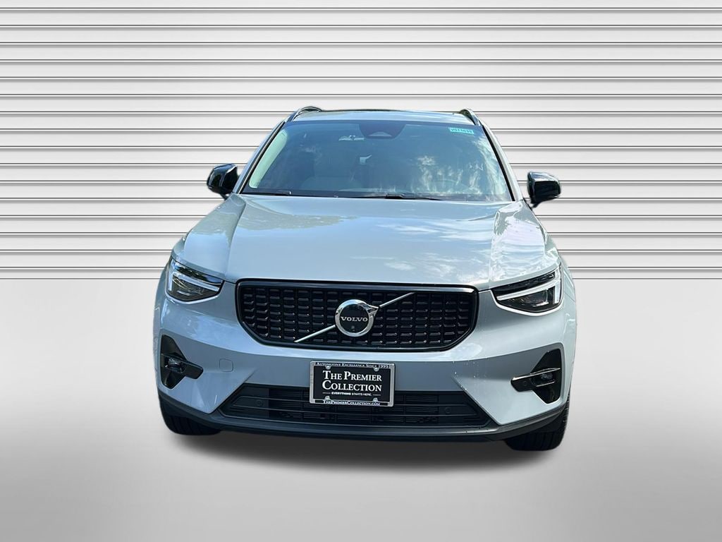 New 2026 Volvo XC40 B5 Ultra SUV