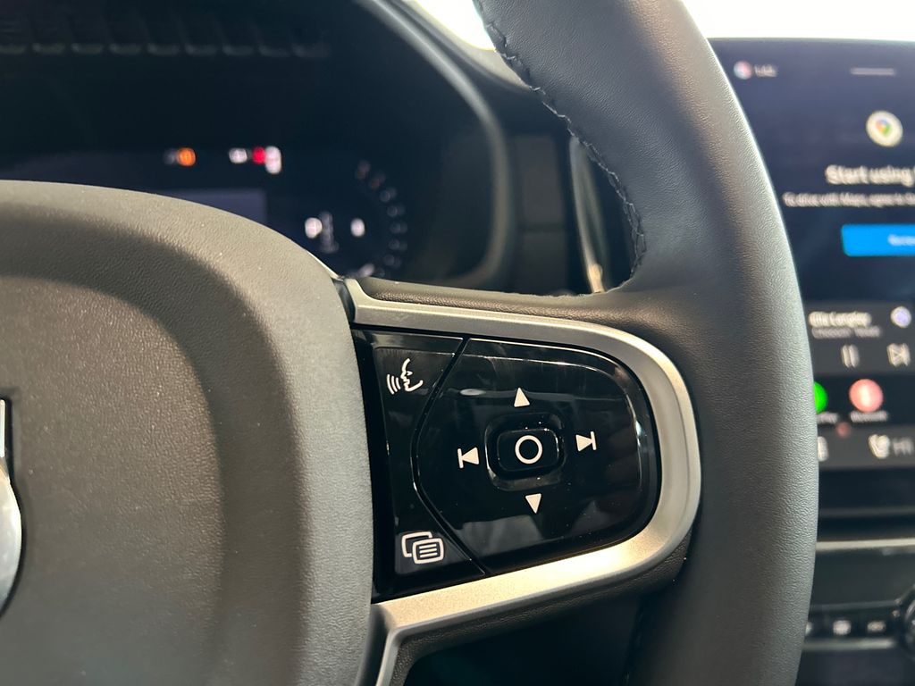 2026 Volvo XC90 Plus - Photo 13