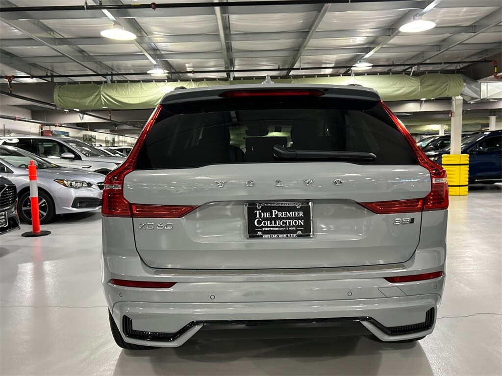 2025 Volvo XC60 B5 Core photo 3