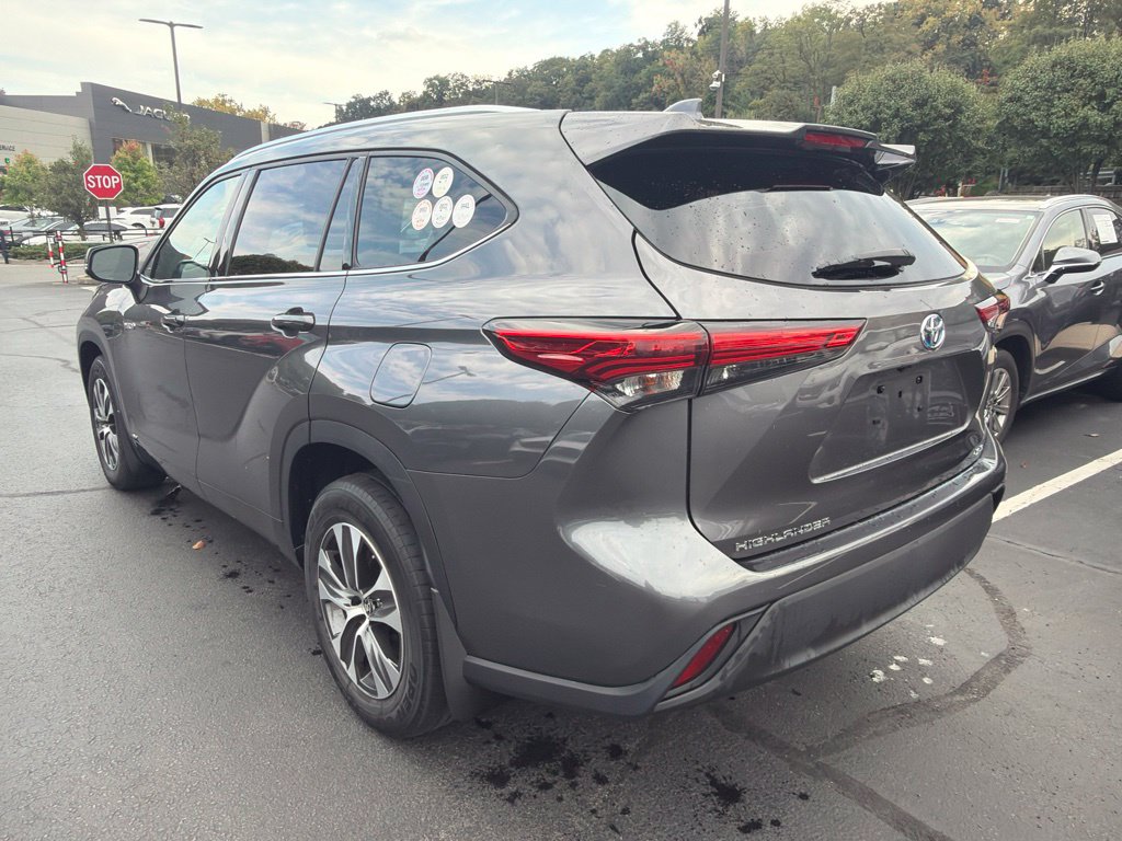 Used 2021 Toyota Highlander Hybrid XLE SUV
