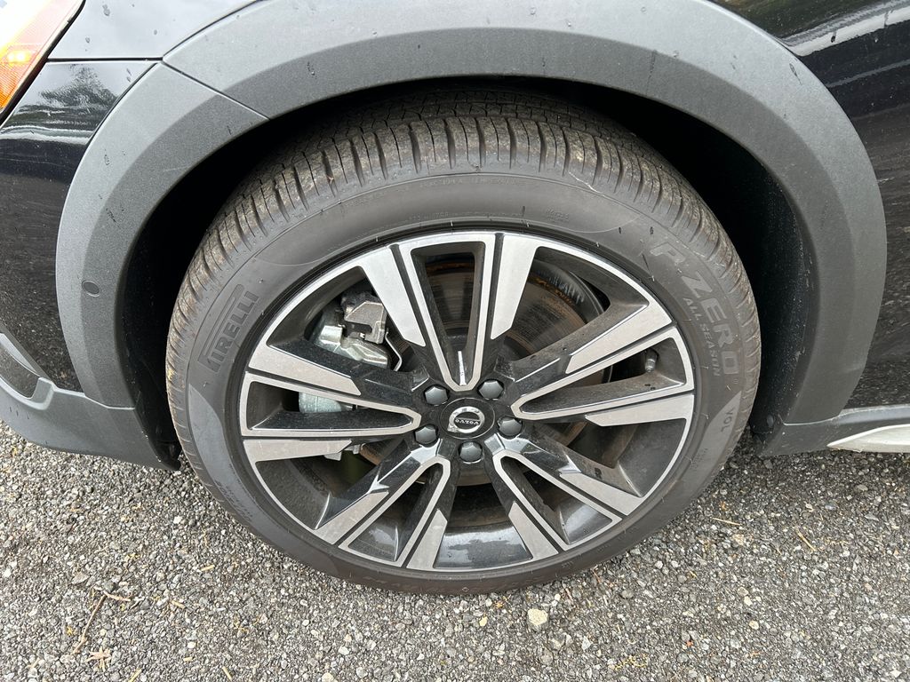 2026 Volvo V60 Cross Country Ultra - Photo 8