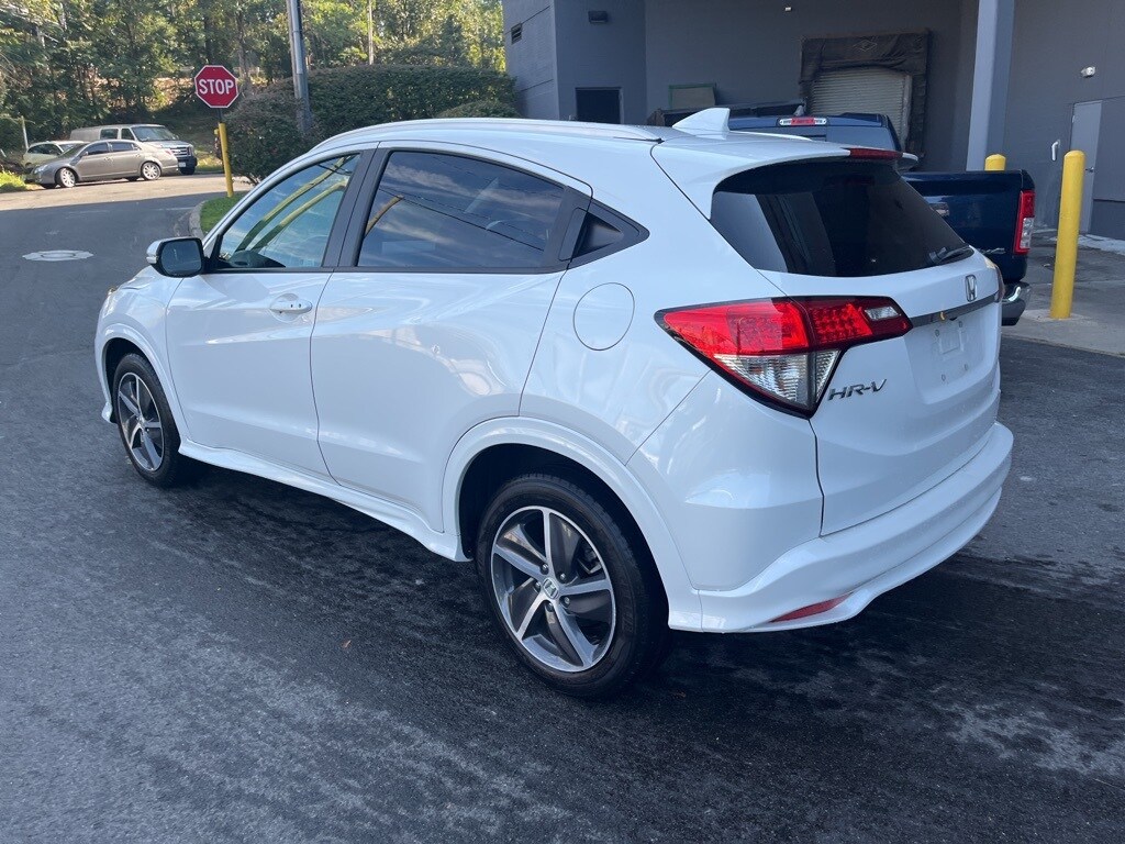 2019 Honda HR-V Touring photo 2