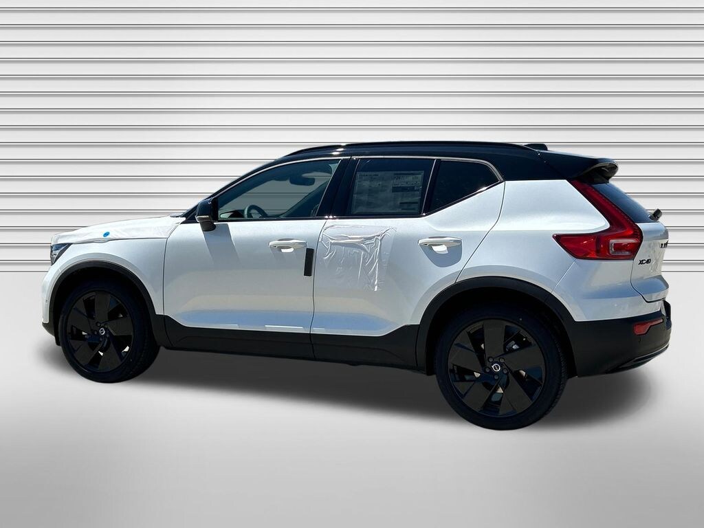 New 2026 Volvo XC40 B5 Ultra Black Edition SUV