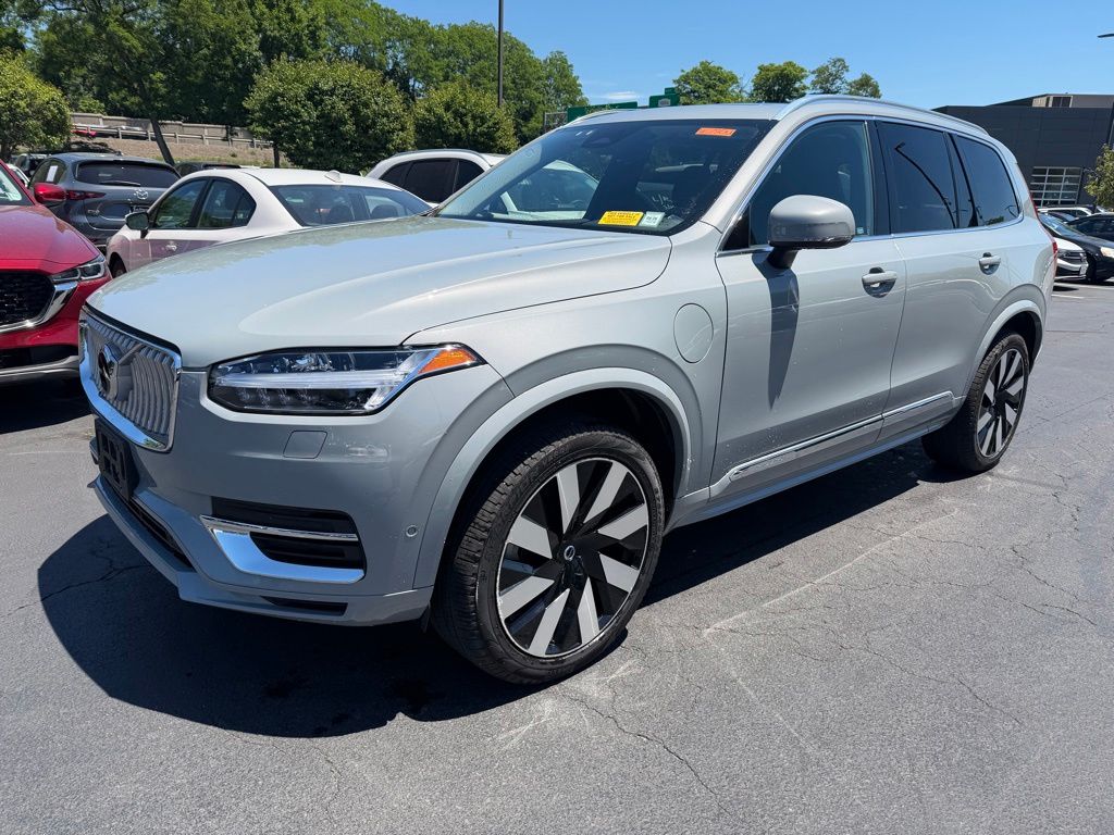 2024 Volvo XC90 T8 Recharge Plus Bright Theme 7-Seat 4WD's photo