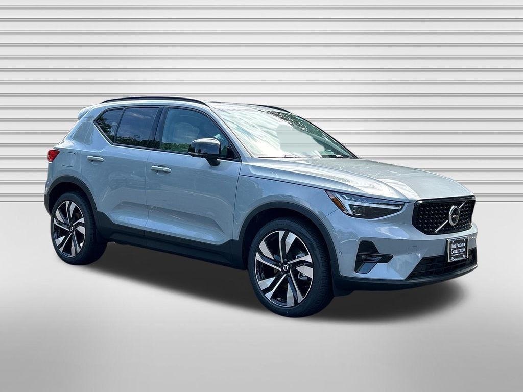 New 2026 Volvo XC40 B5 Ultra SUV