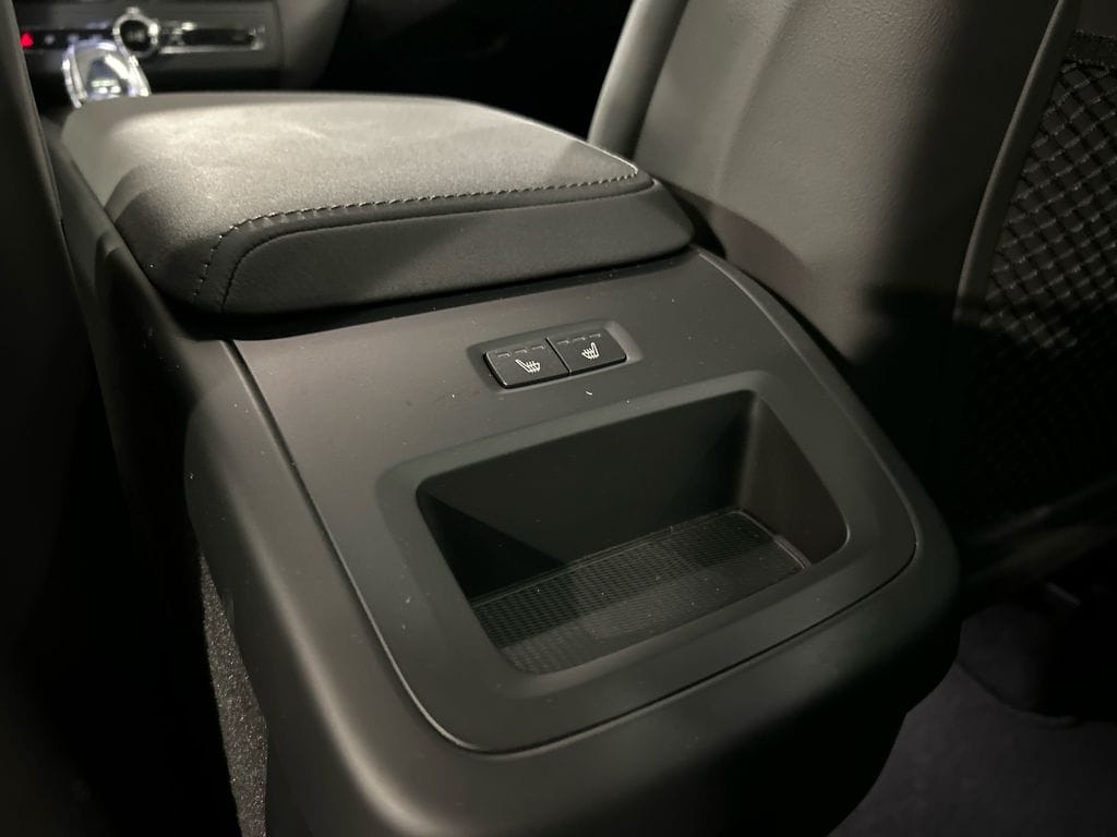 2026 Volvo XC60 Plus - Photo 23