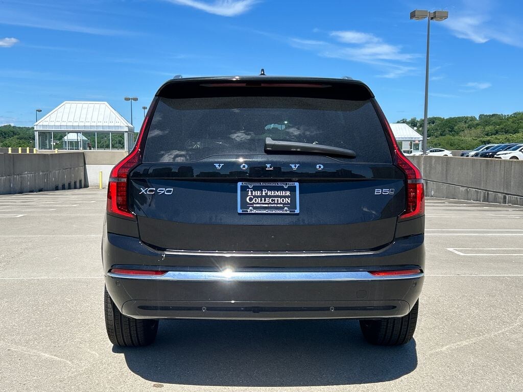 New 2026 Volvo XC90 B5 Core SUV