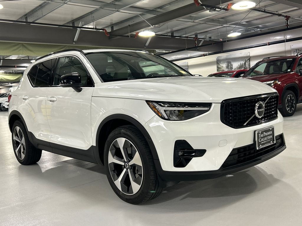 Certified 2023 Volvo XC40 B5 AWD Plus Dark SUV