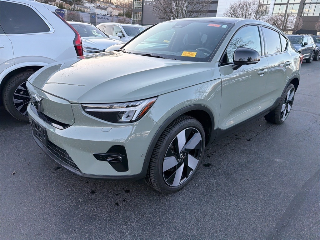 2023 Volvo C40 Ultimate's photo