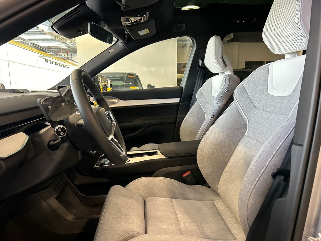 2025 Volvo EX90 Ultra - Photo 10