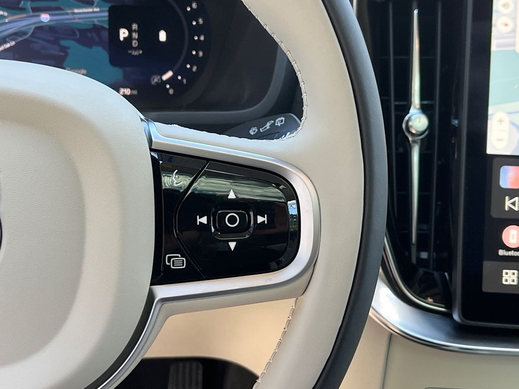 2026 Volvo XC90 Ultra - Photo 13