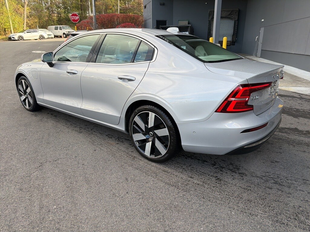 2023 Volvo S60 Recharge Ultimate photo 2
