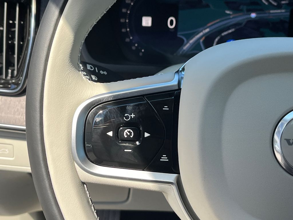 2026 Volvo XC90 Ultra - Photo 12