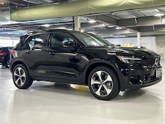 2023 Volvo XC40 B5 AWD Plus Dark SUV