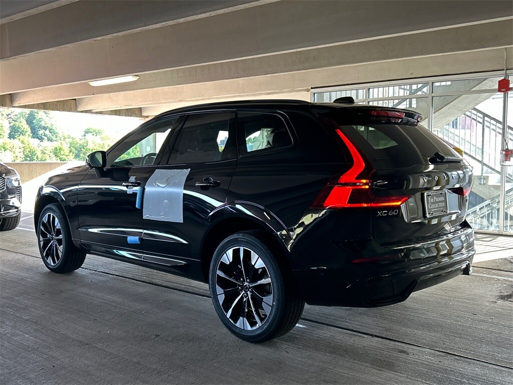 2026 Volvo XC60 B5 Plus photo 4