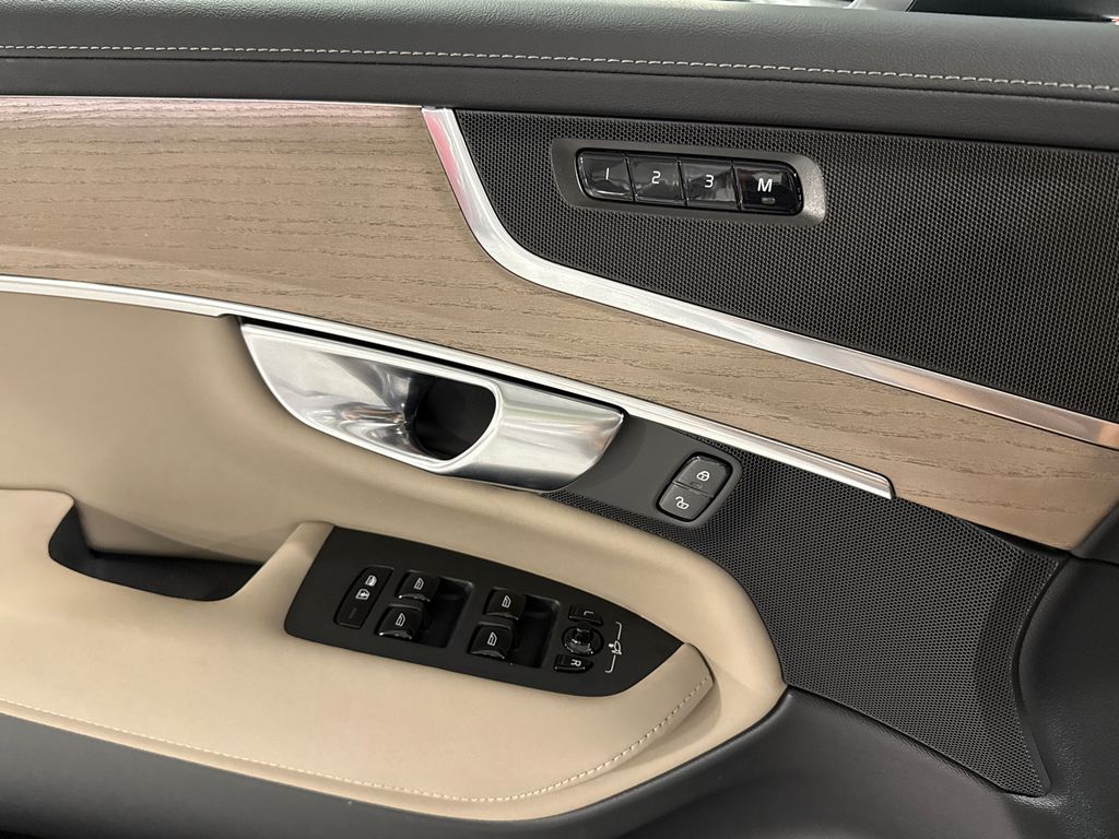 2026 Volvo XC90 Core - Photo 10