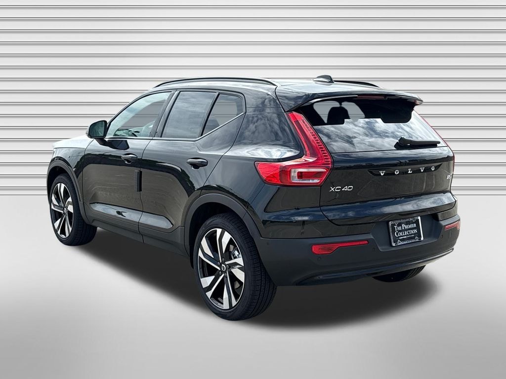 New 2026 Volvo XC40 B5 Ultra SUV