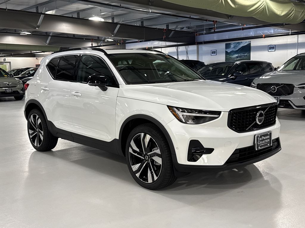New 2026 Volvo XC40 B5 Plus SUV