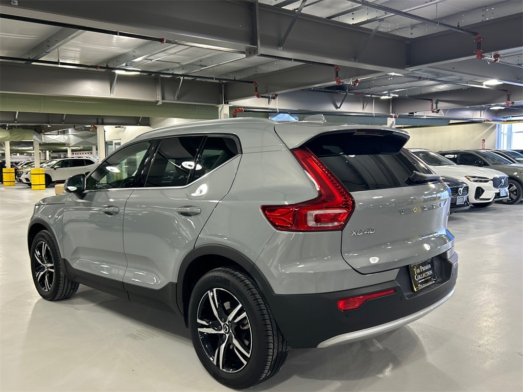Certified 2025 Volvo XC40 B5 Core Bright Theme SUV
