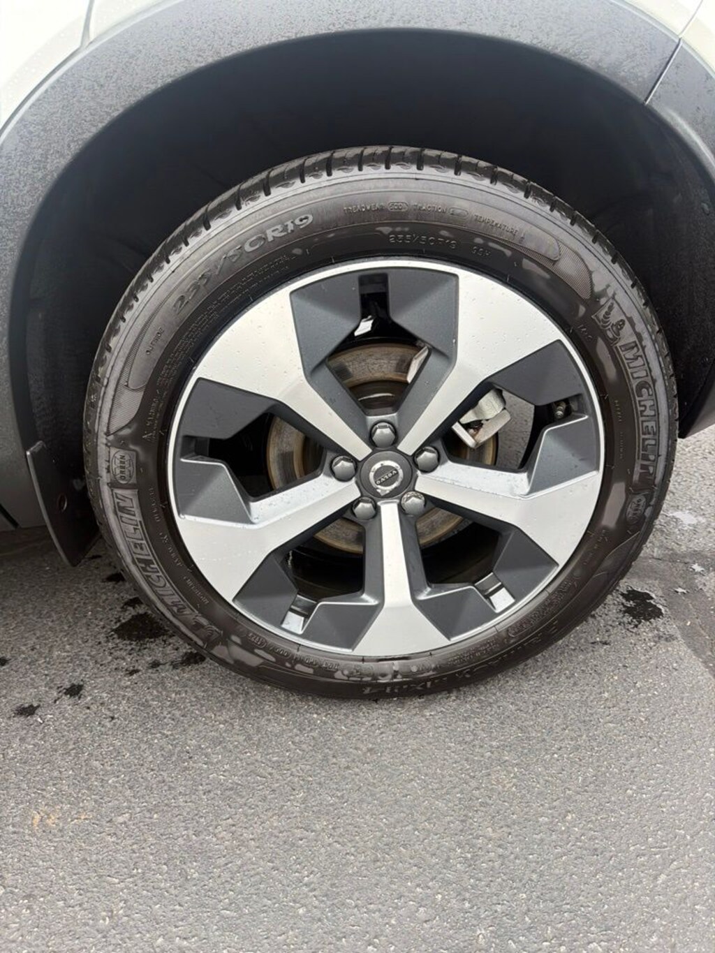 New 2026 Volvo XC40 B5 Plus SUV