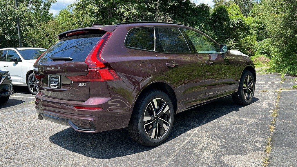 2026 Volvo XC60 B5 Plus photo 2