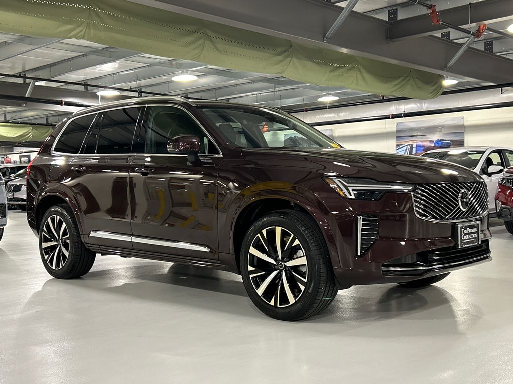 2025 Volvo XC90 B6 Core Bright 4WD's photo